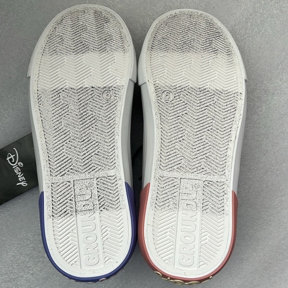 🆕 Disney Women's Winnie the Pooh and Eeyore Low-Top Court Sneakers Size 6 - Picture 7 of 9